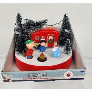 Peanuts Christmas Camper Camp Fire Musical Lighted Table Snoopy Charlie Brown